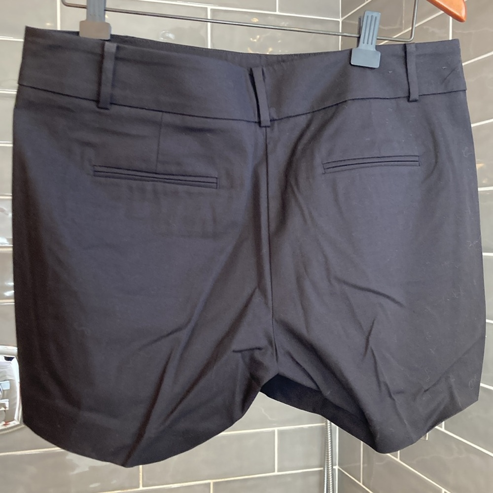 Ann Taylor Black Shorts, Size 10 P - Picture 2 of 6